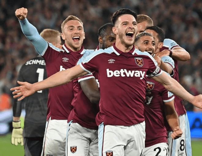 扑救率85.2%场均丢球0.57，斯维拉尔两项数据五大联赛门将第一（斯维拉尔以85.2%扑救率和场均0.57失球领跑五大联赛门将）