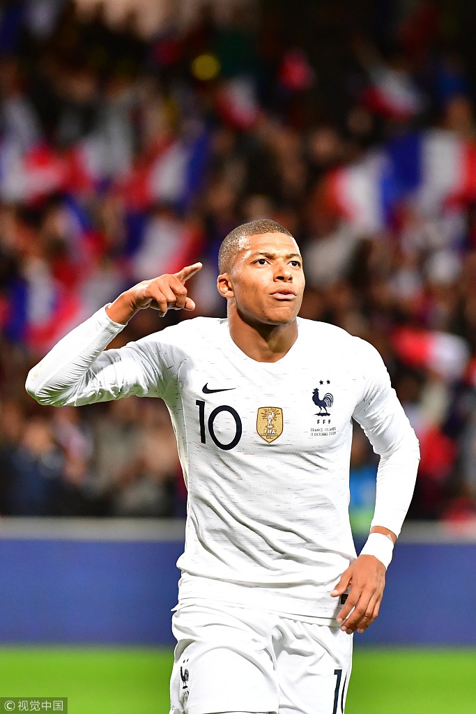 意媒：伊布、费拉拉入选米兰冬奥会火炬传递阵容（意媒：伊布与费拉拉入围米兰冬奥火炬传递名单）