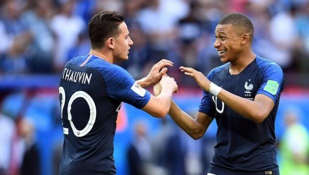 杨瀚森2分2帽 开拓者复仇马刺