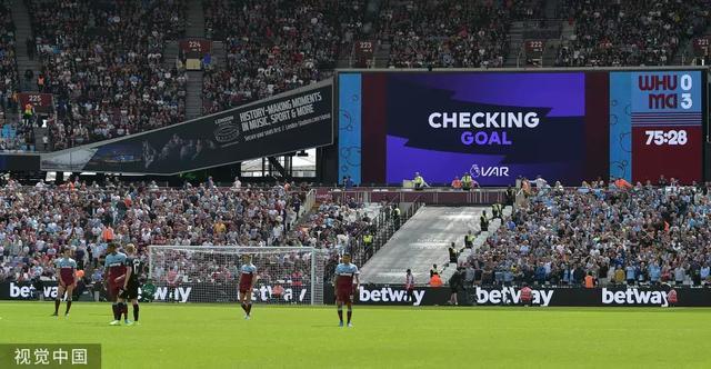 2026年世界杯小组抽签仪式，日本队10号竟如此反应，深夜点击量超百万（2026世界杯分组抽签，日本队10号罕见反应引热议，深夜播放量破百万）