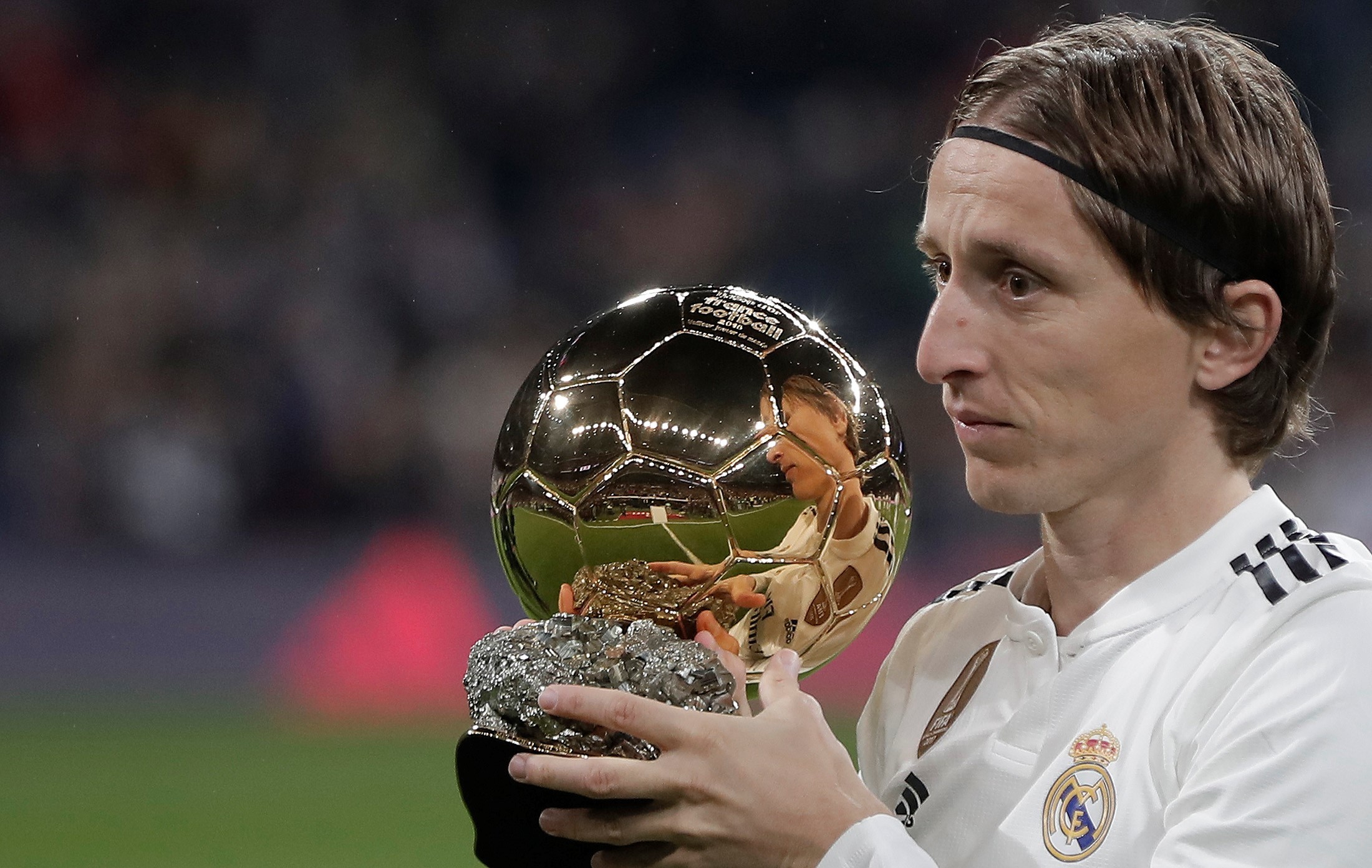 意媒：尤文冬窗很难签下贝尔纳韦，其3千万身价是主要障碍（意媒：尤文冬窗追贝尔纳韦受阻，3000万要价成最大挑战）