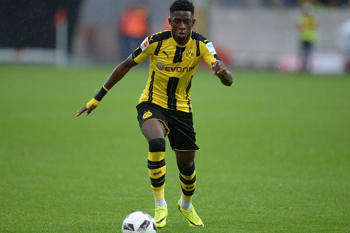 F1阿布扎比终极对决前瞻：诺里斯杆位稍占优，维斯塔潘正赛握主动（F1阿布扎比收官战前瞻：诺里斯杆位占先机，维斯塔潘正赛掌控主动权）