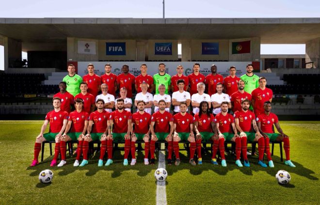 加泰电台：拉波尔塔想请前球员回诺坎普拍照，梅西不太可能去（加泰电台：拉波尔塔计划邀昔日球员回诺坎普合影，梅西出席可能性不大）