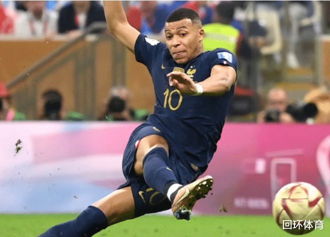 阿劳霍在巴萨已被罚下5次，本世纪仅次于皮克、莫塔和马克斯（阿劳霍在巴萨已染红5次，本世纪仅次于皮克、莫塔与马尔克斯）