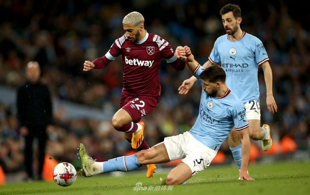 官方：马马当选非洲年度最佳新人；此前助摩洛哥U20世界杯夺冠（官宣：马马荣膺非洲年度最佳新秀，曾助摩洛哥U20捧起世界杯冠军）