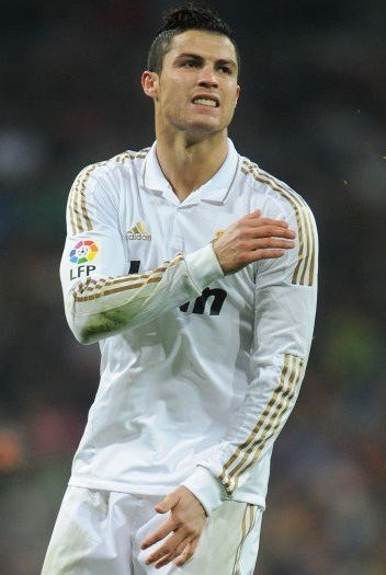 挪威后卫：中场休息时哈兰德让我们多传中，最后奏效了（挪威后卫透露：半场时哈兰德要求加强传中，最终起效）